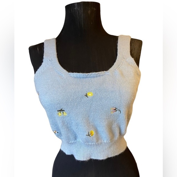 Baby Blue Cropped Floral Embroidered Sweater Tank Top - Picture 6 of 13